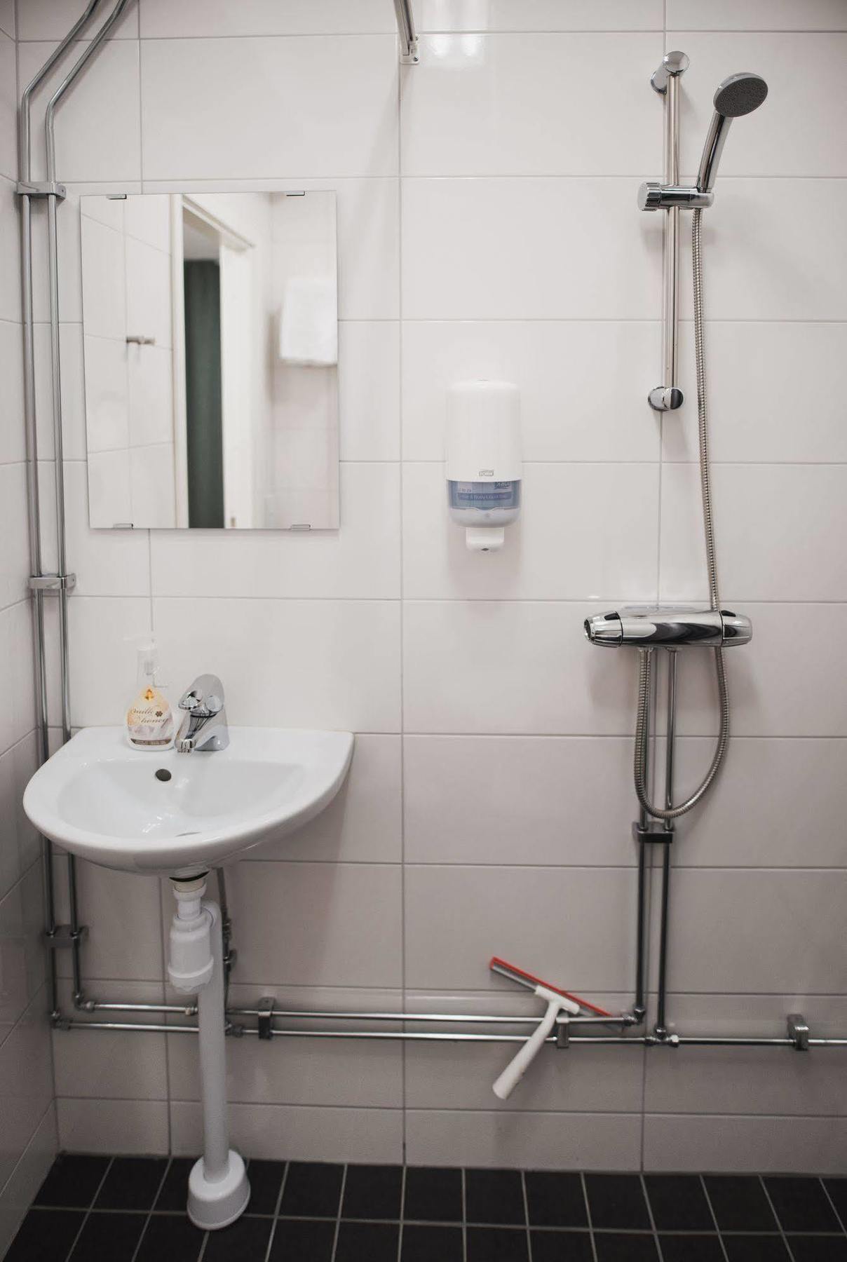 Stay Xtra Hotel Kista Stockholm Bagian luar foto