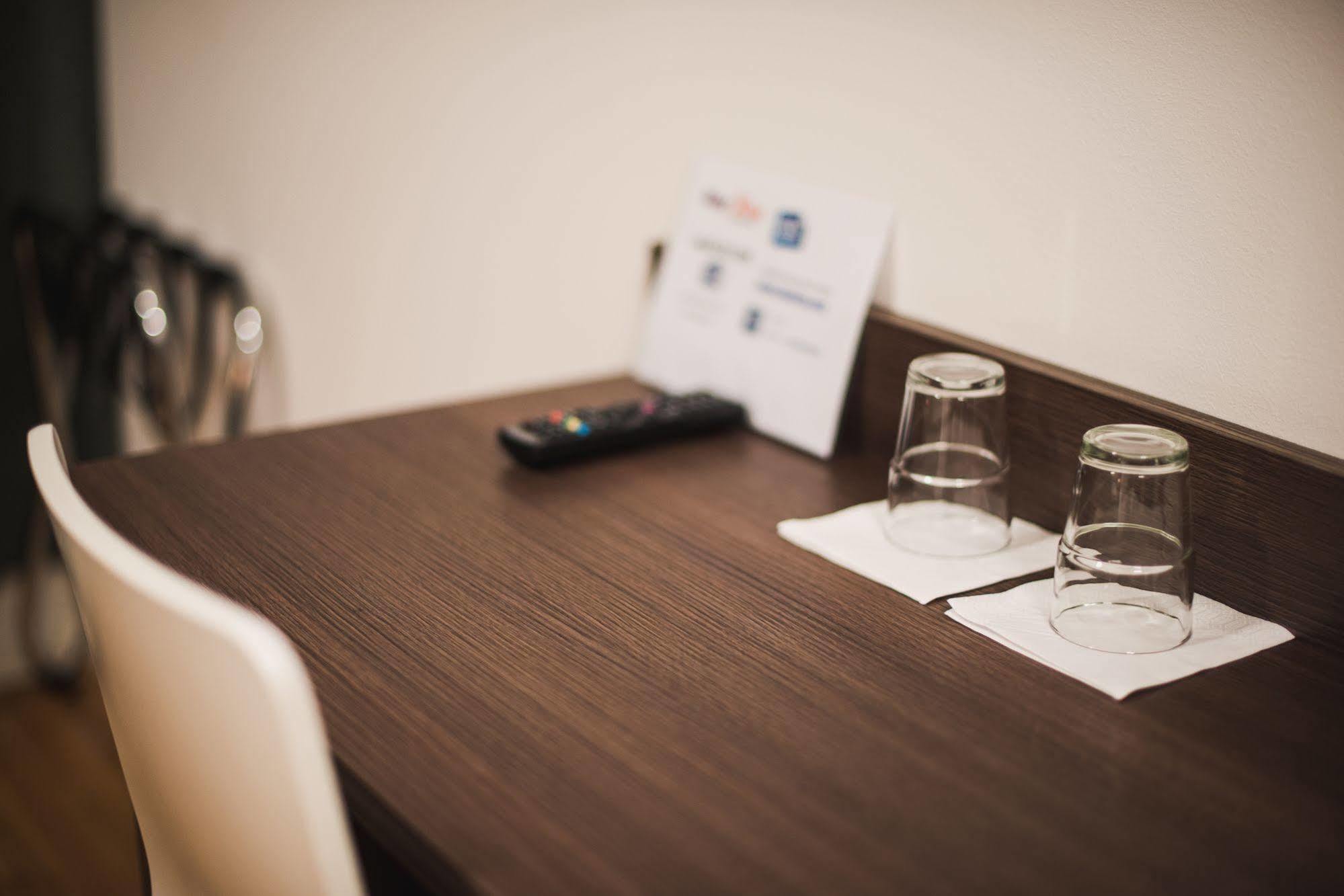 Stay Xtra Hotel Kista Stockholm Bagian luar foto